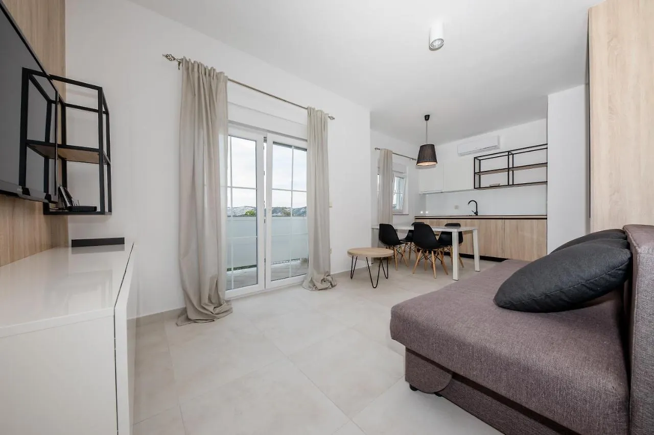 Luxury Suites Bellevue Lopar 4*,  Croácia